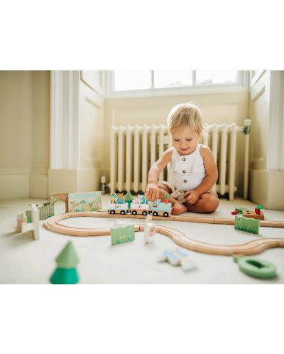 Ξύλινο σετ παιχνιδιού Orange Tree Toys Peter Rabbit - Τρένο με ράγες και φιγούρες - 6