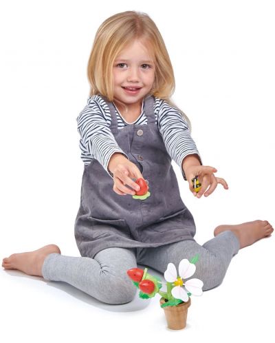 Ξύλινο σετ παιχνιδιού Tender Leaf Toys - Φράουλες σε γλάστρα  - 3