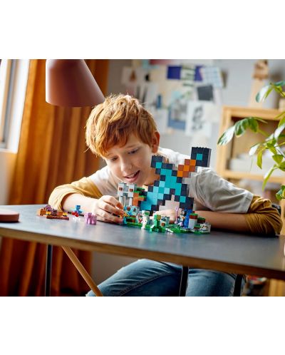 Κατασκευαστής  LEGO Minecraft - Η βάση του σπαθιού (21244) - 8