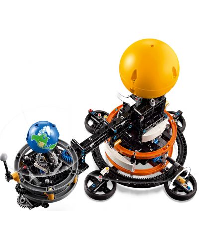 Κατασκευαστής LEGO Technic - Πλανήτης Γη και Σελήνη σε τροχιά (42179) - 4