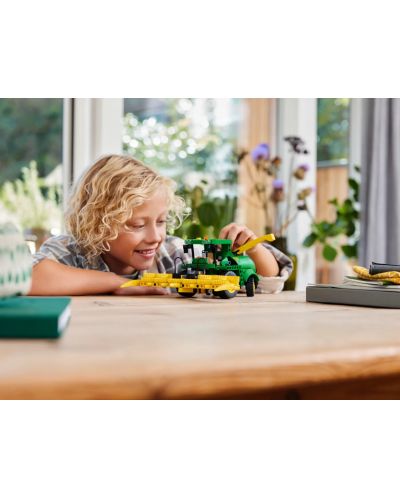 Κατασκευαστής LEGO Technic - Θεριζοαλωνιστική μηχανή John Deere 9700 (42168) - 6