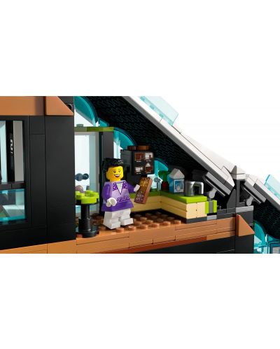 Κατασκευαστής LEGO City - Χιονοδρομικό και αναρριχητικό κέντρο (60366) - 6