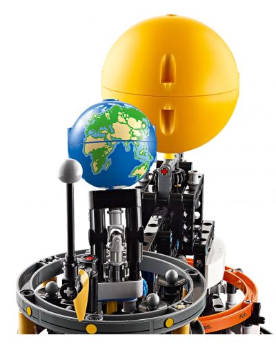 Κατασκευαστής LEGO Technic - Πλανήτης Γη και Σελήνη σε τροχιά (42179) - 6