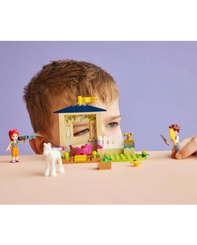 Κατασκευαστής Lego Friends - Αχυρώνας πόνυ (41696) - 8