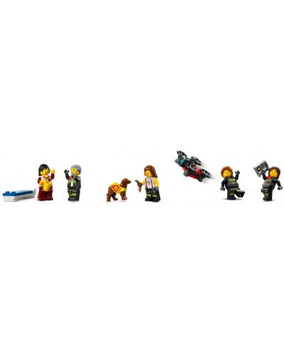 Κατασκευαστής LEGO City - Πυροσβεστικός σταθμός με πυροσβεστικό όχημα (60414) - 8