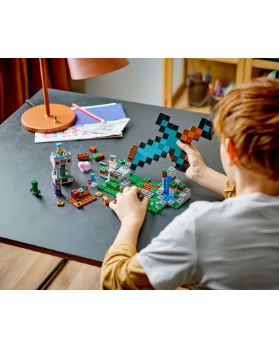 Κατασκευαστής  LEGO Minecraft - Η βάση του σπαθιού (21244) - 7