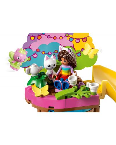 Κατασκευαστής   LEGO Gabby's Dollhouse -Πάρτι στον κήπο της Kitty Fairy (10787) - 4