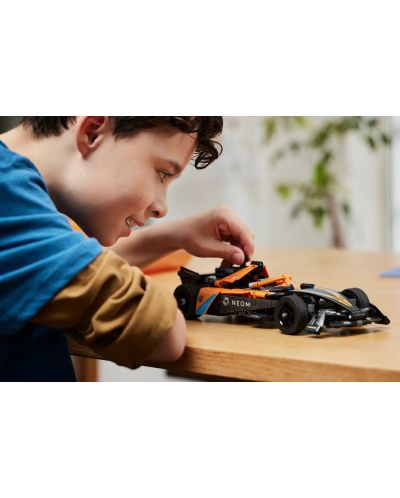 Κατασκευαστής LEGO Technic - Neom McLaren Formula E (42169) - 8