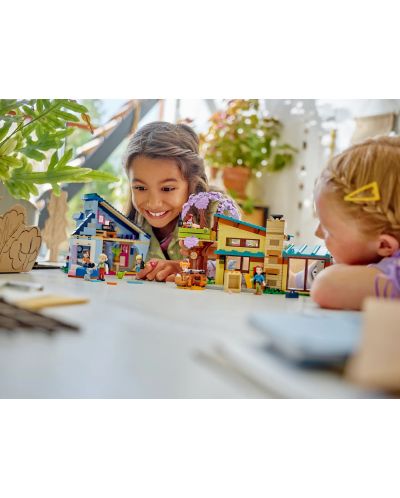 Κατασκευαστής LEGO Friends - Τα σπίτια της οικογένειας Ollie και Paisley(42620) - 8