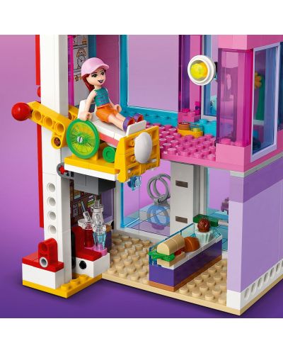 Κατασκευαστής Lego Friends - Κτήριο στην κεντρική οδό (41704) - 3
