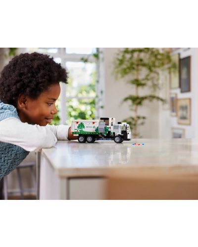 Κατασκευαστής LEGO Technic -Ηλεκτρικό απορριμματοφόρο Mack LR  (42167) - 5
