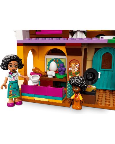 Κατασκευαστής Lego Disney - Madrigal House (43202) - 5