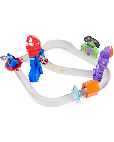 SPIN MASTER Paw Patrol patrulhando torre com uma pista de corrida