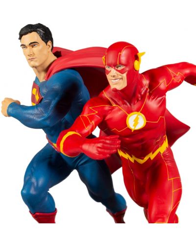 Αγαλματίδιο DC Direct DC Comics: Justice League - Superman & The Flash Racing (2nd Edition), 26 cm - 6