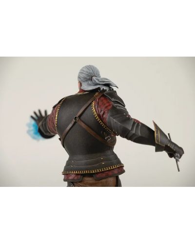 Αγαλματίδιο Dark Horse Games: The Witcher - Geralt (Toussaint Tourney Armor), 24 cm - 6