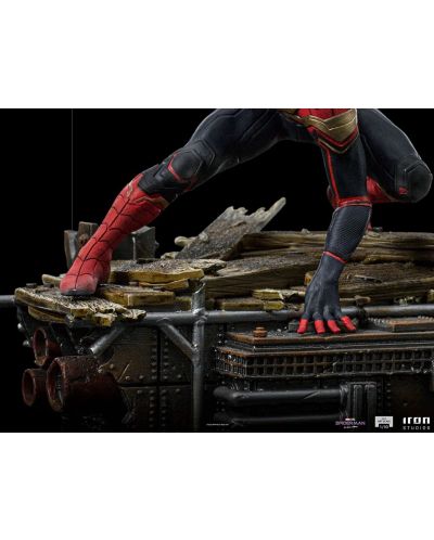 Αγαλματίδιο Iron Studios Marvel: Spider-Man - Spider-Man (Peter #1), 19 cm - 8