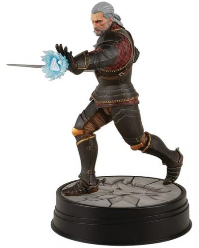 Αγαλματίδιο Dark Horse Games: The Witcher - Geralt (Toussaint Tourney Armor), 24 cm - 2