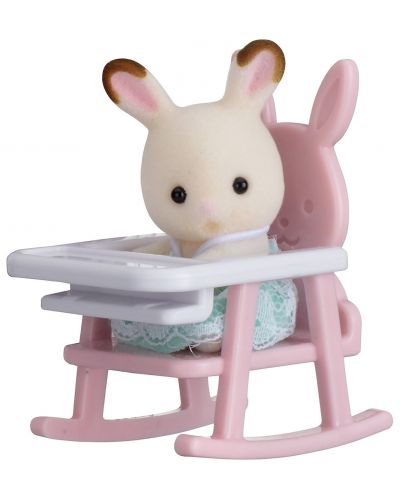 Φιγούρα παιχνιδιού  Sylvanian Families -Λαγουδάκι σε παιδικό καρεκλάκι - 2