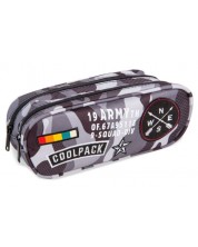 Ελλειπτική σχολική κασετίνα  Cool Pack Clever - Camo Black Badges,με 2 θήκες -1