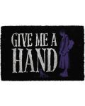 Χαλάκι πόρτας SD Toys Television: Wednesday - Give me a Hand, 60 x 40 cm - 1t