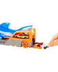 Σετ  Mattel Hot Wheels -Μεταφορέας αυτοκινήτου καρχαρίας, με 1 αυτοκίνητο - 8t