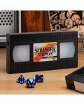Λάμπα Paladone Television: Stranger Things - VHS Logo - 2t