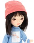 Απαλή κούκλα Orange Toys Sweet Sisters - Η Lilu με γαλάζιο πουλόβερ, 32 cm - 4t
