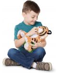 Λούτρινο παιχνίδι  Melissa & Doug - Μωρό τίγρη, με αξεσουάρ - 3t