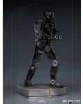 Αγαλματάκι Iron Studios Television: The Mandalorian - Dark Trooper, 24 cm - 9t