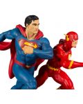 Αγαλματίδιο DC Direct DC Comics: Justice League - Superman & The Flash Racing (2nd Edition), 26 cm - 5t