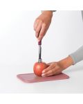 Αποφλοιωτής μήλου Brabantia - Tasty+, Aubergine Red	 - 6t