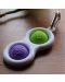 Αισθησιακό παιχνίδι - μπρελόκ Tomy Fat Brain Toys - Simple Dimple, πράσινο/μωβ - 2t